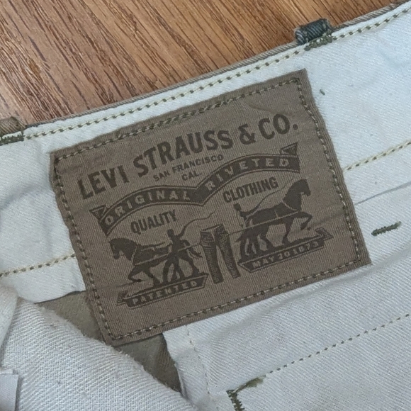 Levi’s Camo Cargo Pants W42 L32 | Foraging Dadcore Energy 🌿 Tactical But Chill - Picture 10 of 11